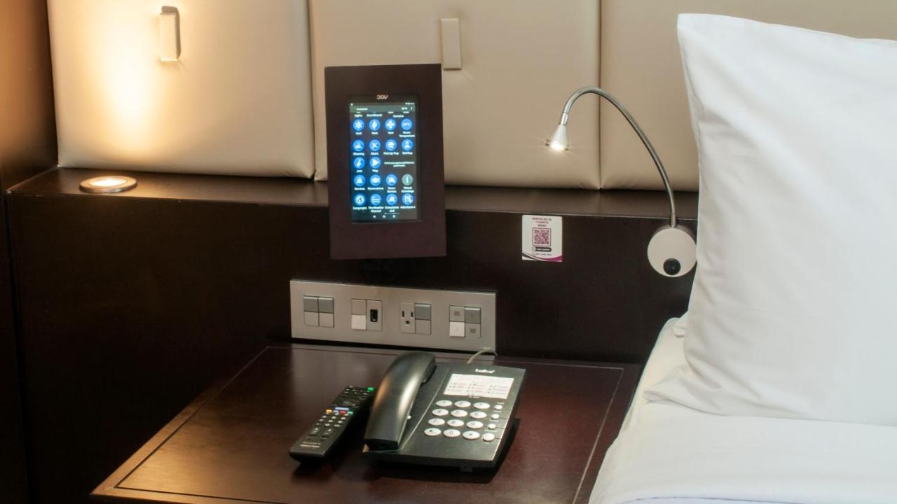 Belair Unique Mexico City Wtc, Trademark By Wyndham Екстериор снимка A telephone with a built-in IP telephone